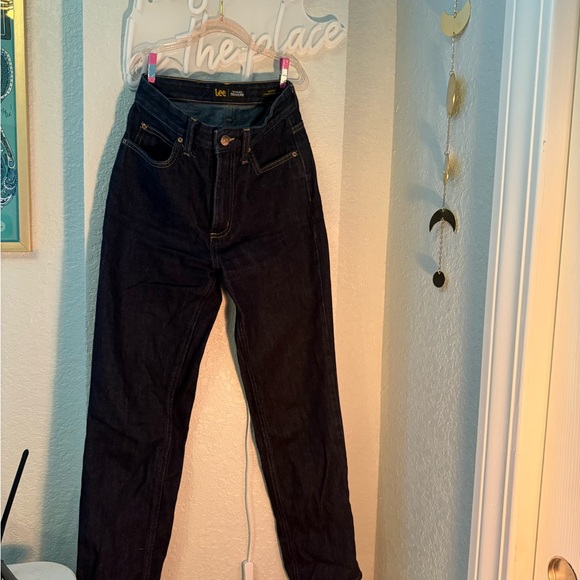 Lee Women’s Dark Wash Jeans - Picture 1 of 3
